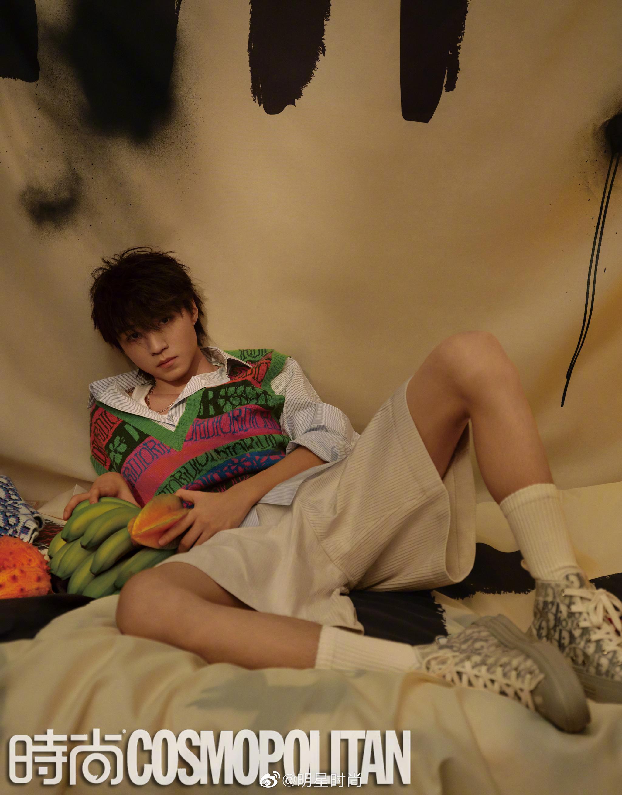 王俊凯登上时尚cosmo5月刊封面