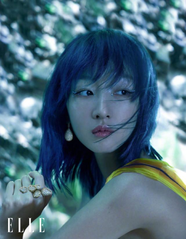 周冬雨最新封面大片,不穿上衣造型超惊艳,排骨胸纸片腰抢镜休闲区蓝鸢梦想 - Www.slyday.coM 周冬雨最新封面大片,不穿上衣造型超惊艳,排骨胸纸片腰抢镜休闲区蓝鸢梦想 - Www.slyday.coM