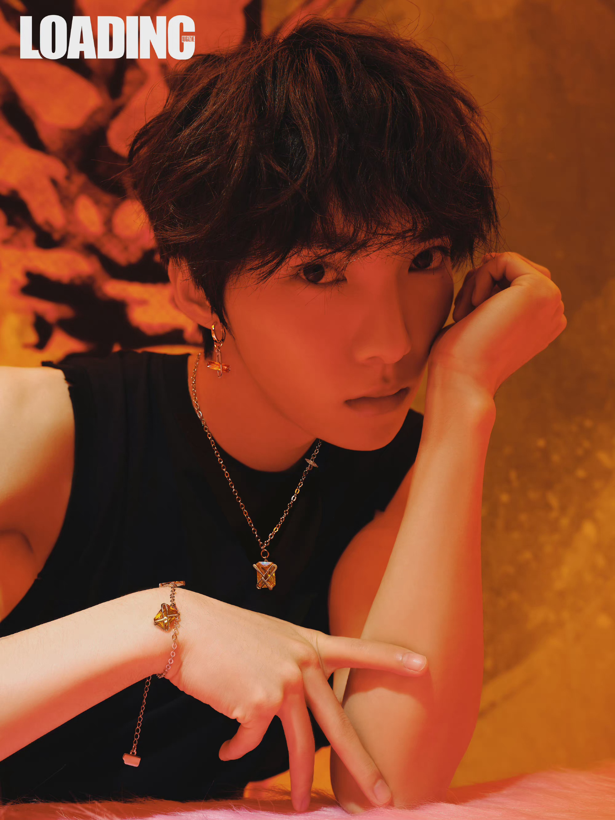 赵磊7015loading杂志封面,毕业后个人首封!__财经头条