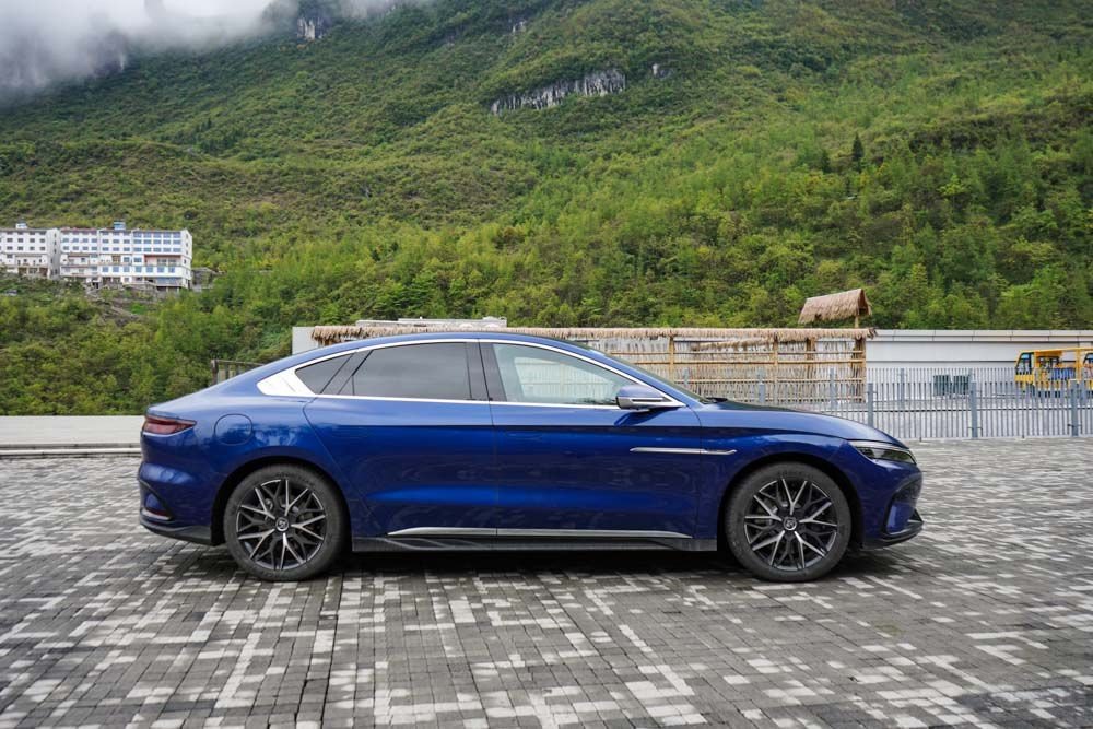 大众ID.4 CROZZ就真的香吗？这四款国产新能源车型表示不同意