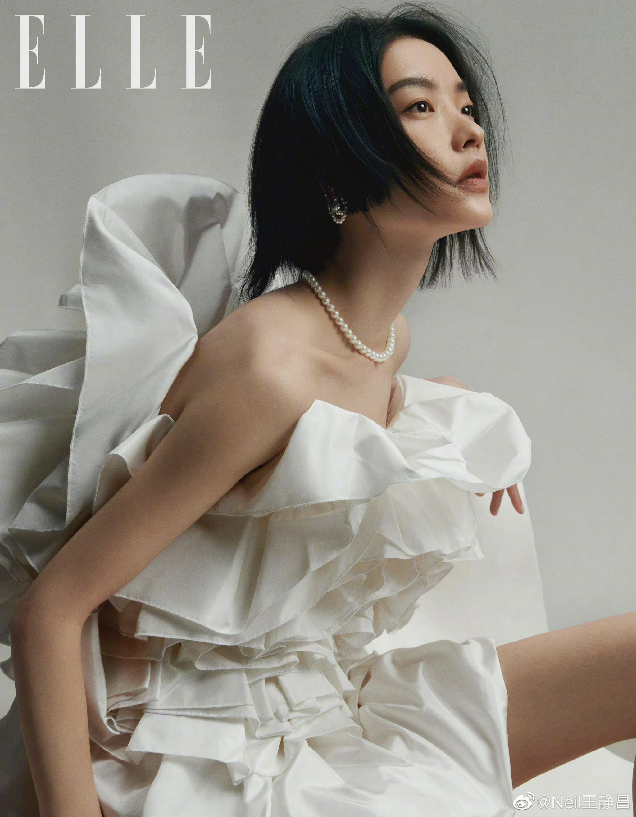 超模演员杜鹃登上elle2022年1月刊封面