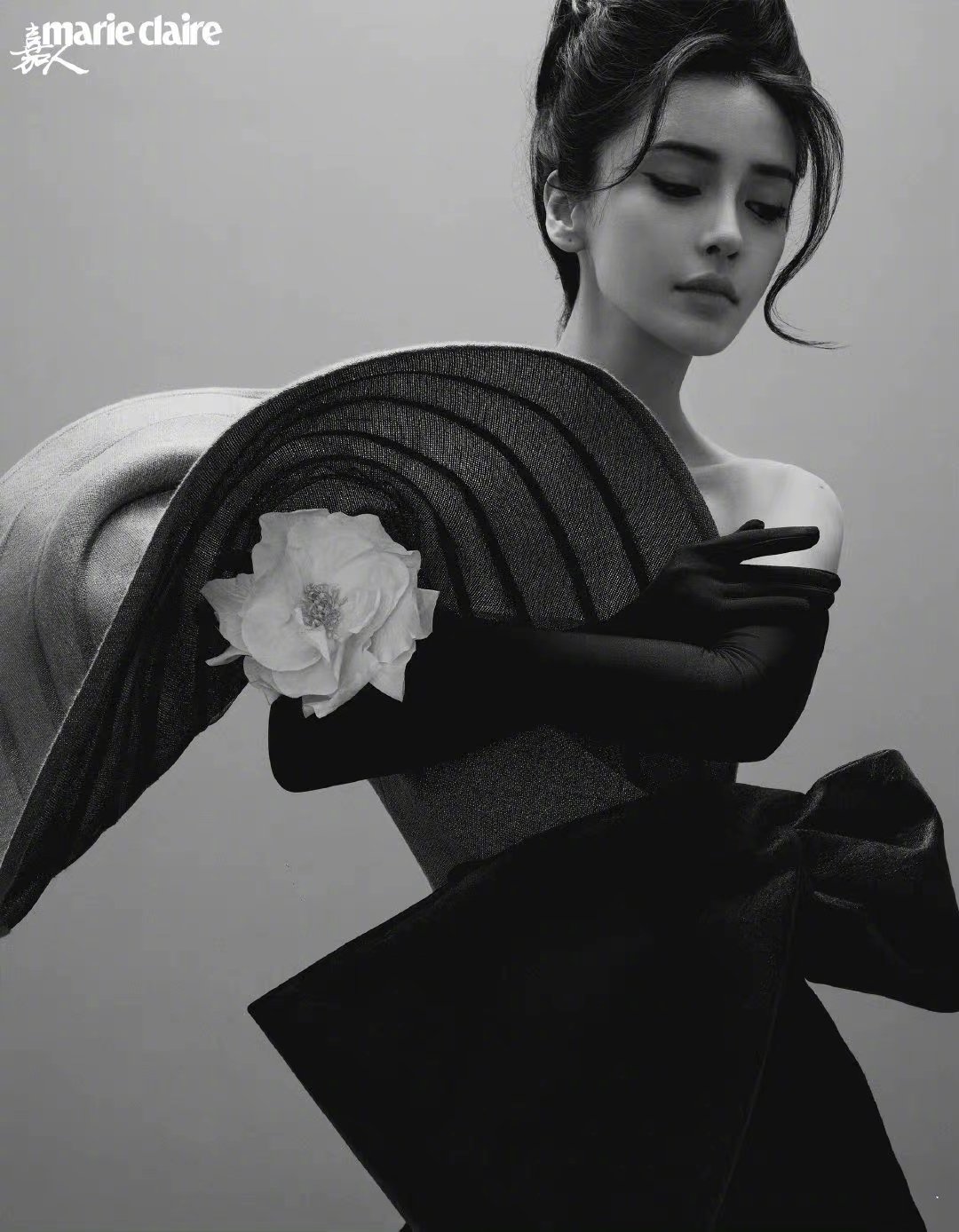 angelababy嘉人十一月刊封面大片 舞步轻盈,眼眸深邃……__财经头条