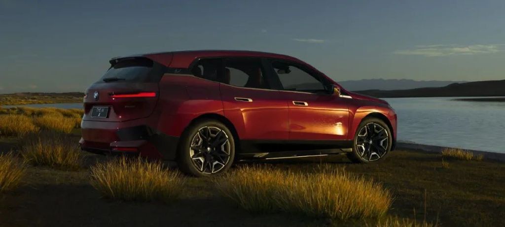 宝马ix(i20)11月份生产月开始的调整