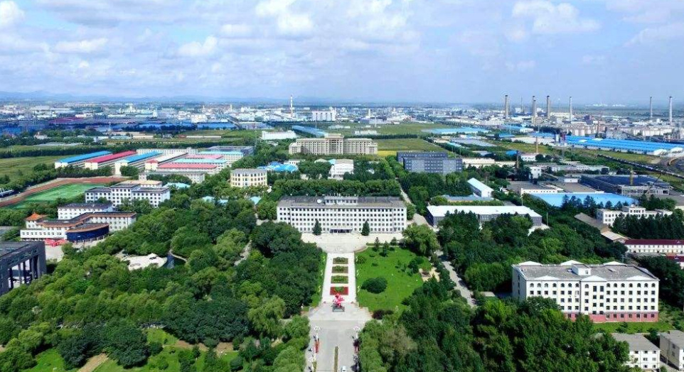 风口浪尖上的吉林农业科技学院到底是一所什么样的学校？休闲区蓝鸢梦想 - Www.slyday.coM