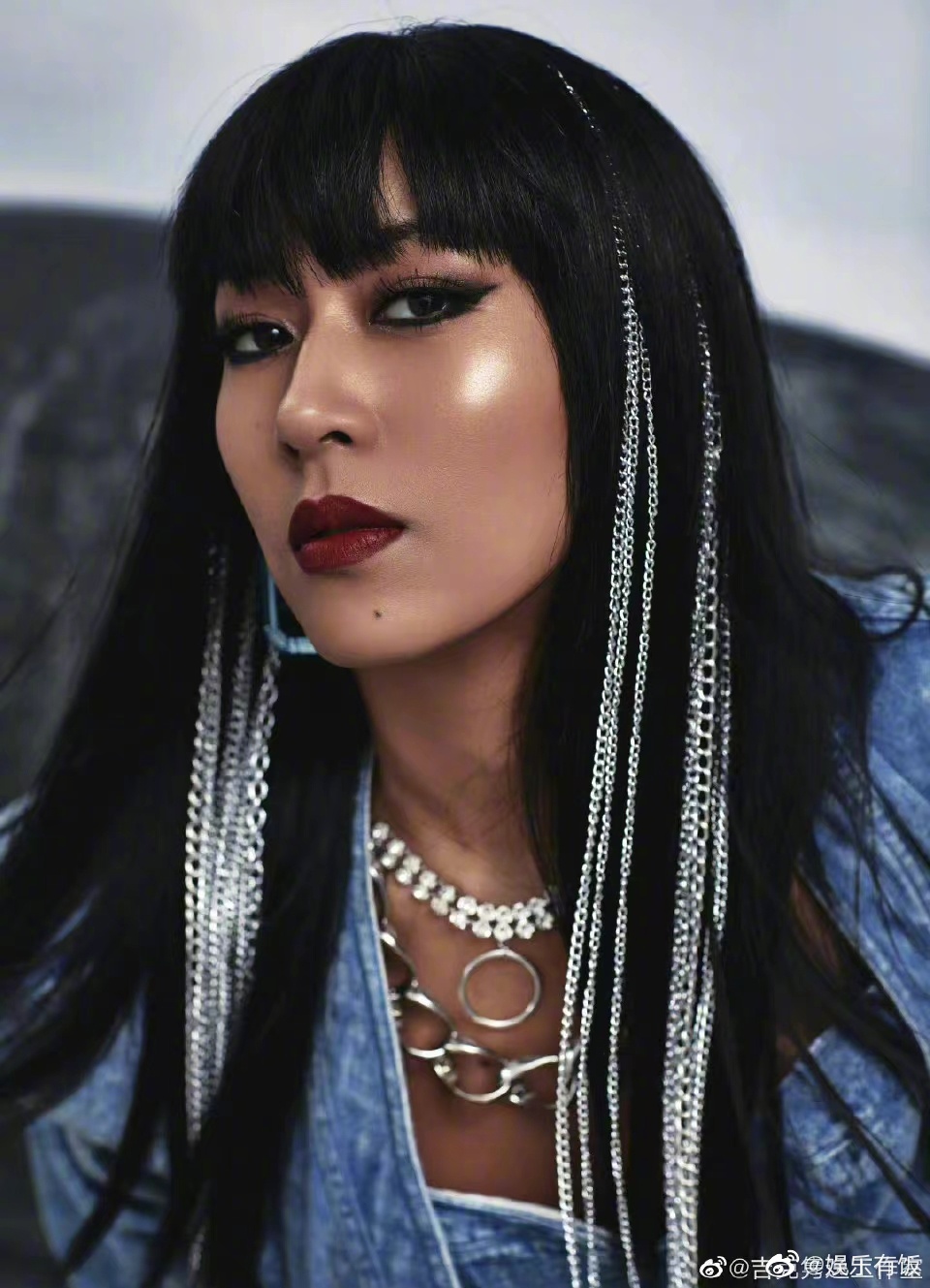 《闪光的乐队》@吉克隽逸 每一期造型都好用心……__财经头条