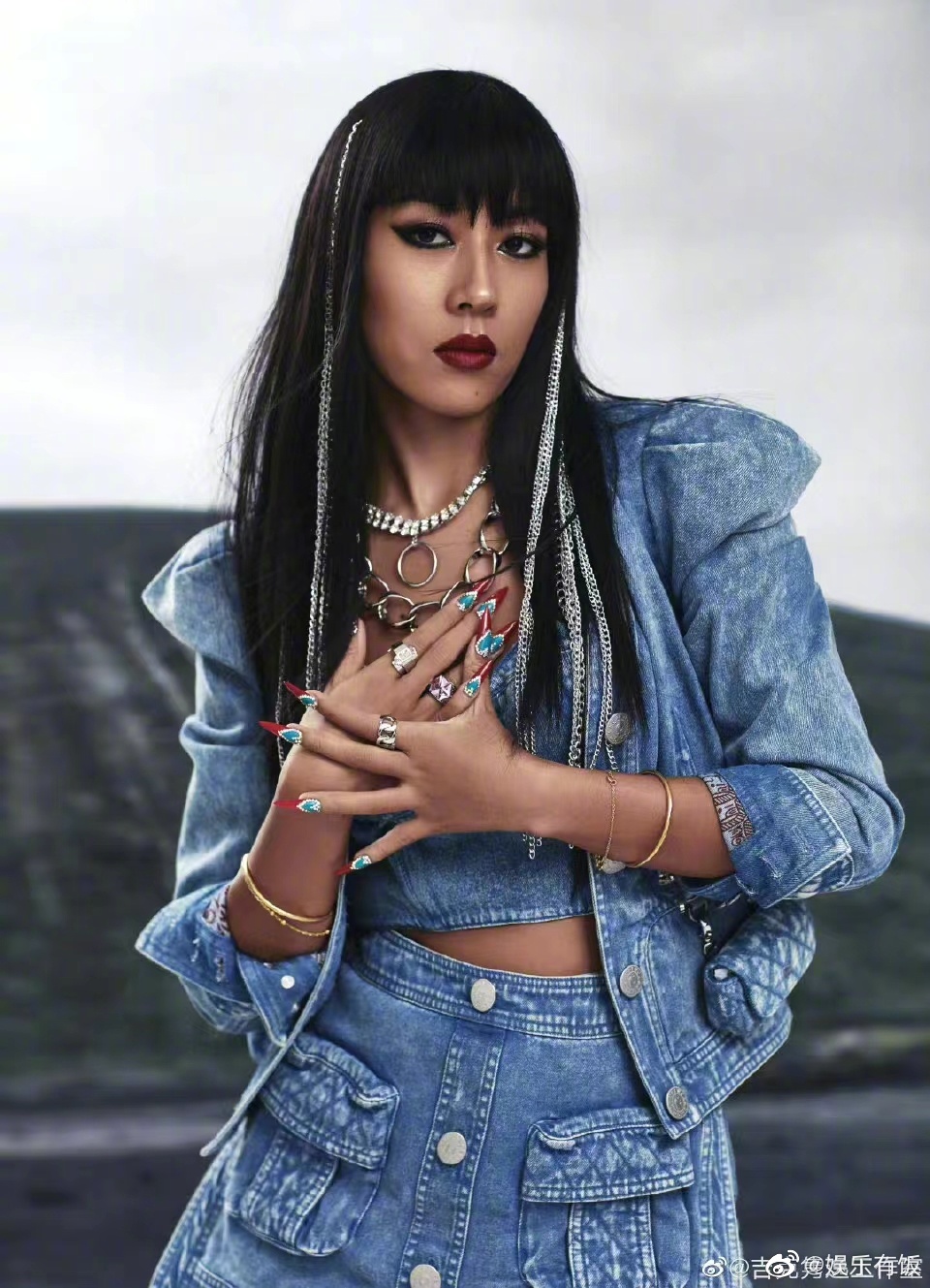 《闪光的乐队》@吉克隽逸 每一期造型都好用心,今