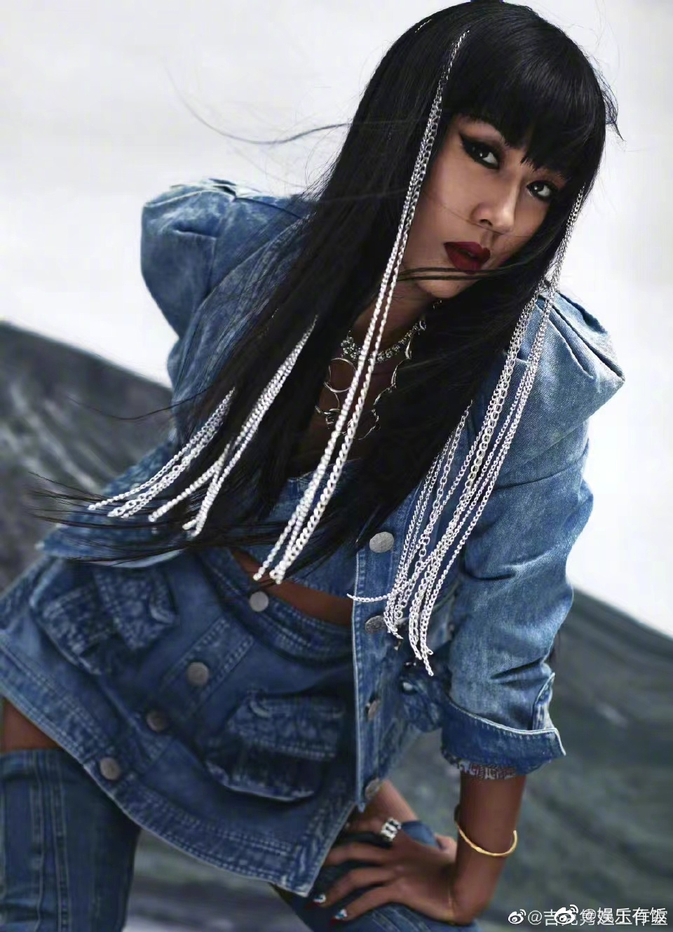 《闪光的乐队》@吉克隽逸 每一期造型都好用心……__财经头条