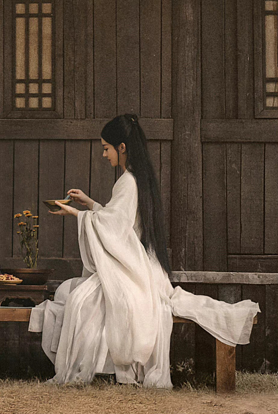 这是什么神仙画面啊,赵丽颖《与凤行》的背影仙气十足……__财经头条