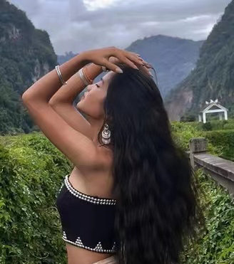 “南依”冲上热搜:那么励志走出大山的她,却是个恋爱脑休闲区蓝鸢梦想 - Www.slyday.coM “南依”冲上热搜:那么励志走出大山的她,却是个恋爱脑休闲区蓝鸢梦想 - Www.slyday.coM