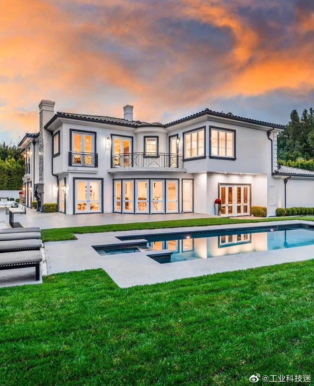 这套位于比弗利山庄的价值2300万美元的豪宅,看着是不是很苏服_高清