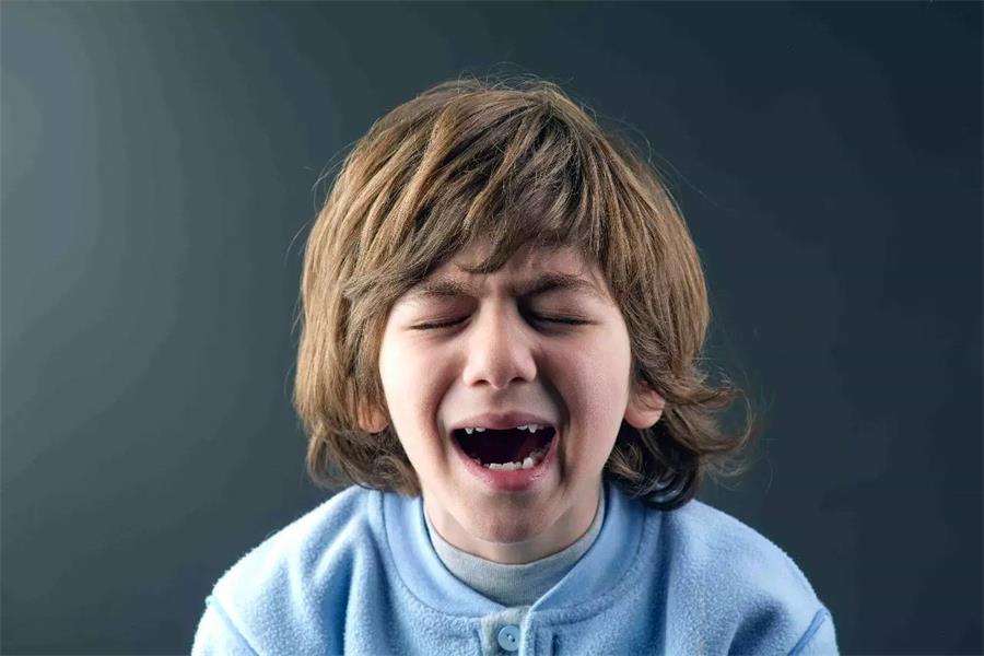 孩子为什么会变得胆小怯懦?家长做好三件事,或能助孩子变坚强