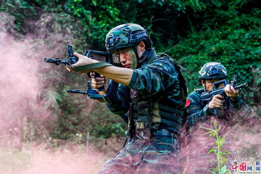 广西河池:武警特战队员开展实战化演练