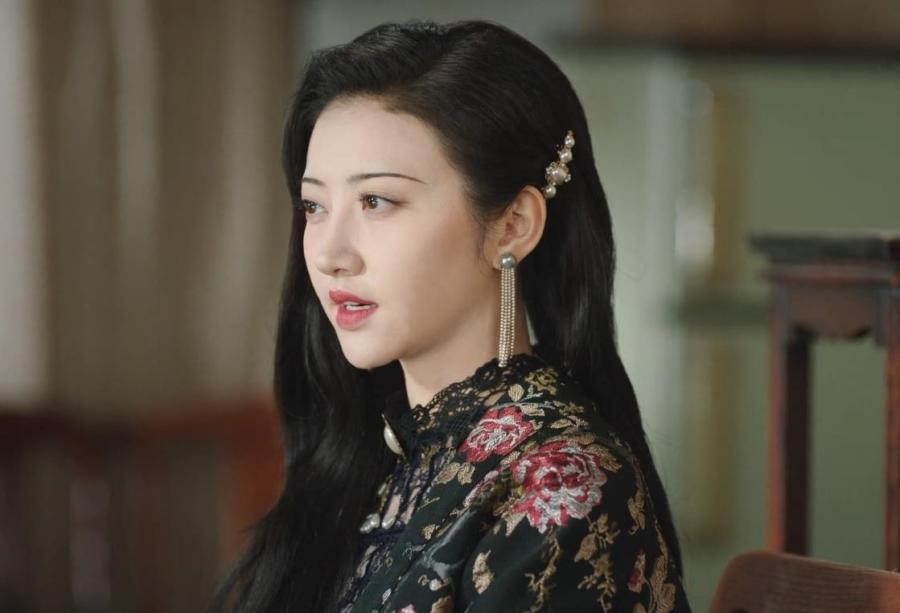 白英真容曝光复活后为何容貌大变并非被丘山毁容附体别人身上