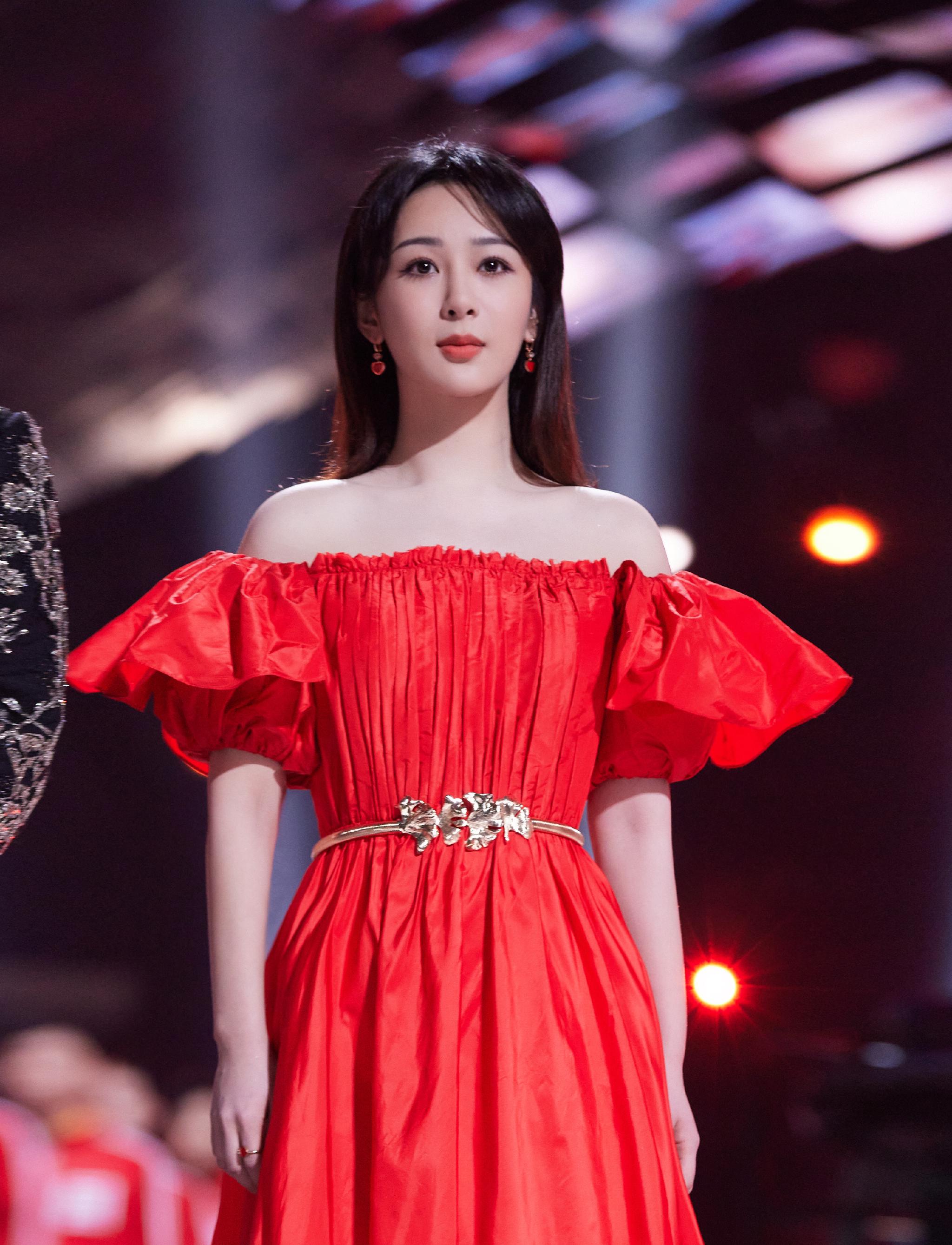 杨紫发博分享跨年祝福!大家收到杨紫的祝福了吗?_高清图集_新浪网