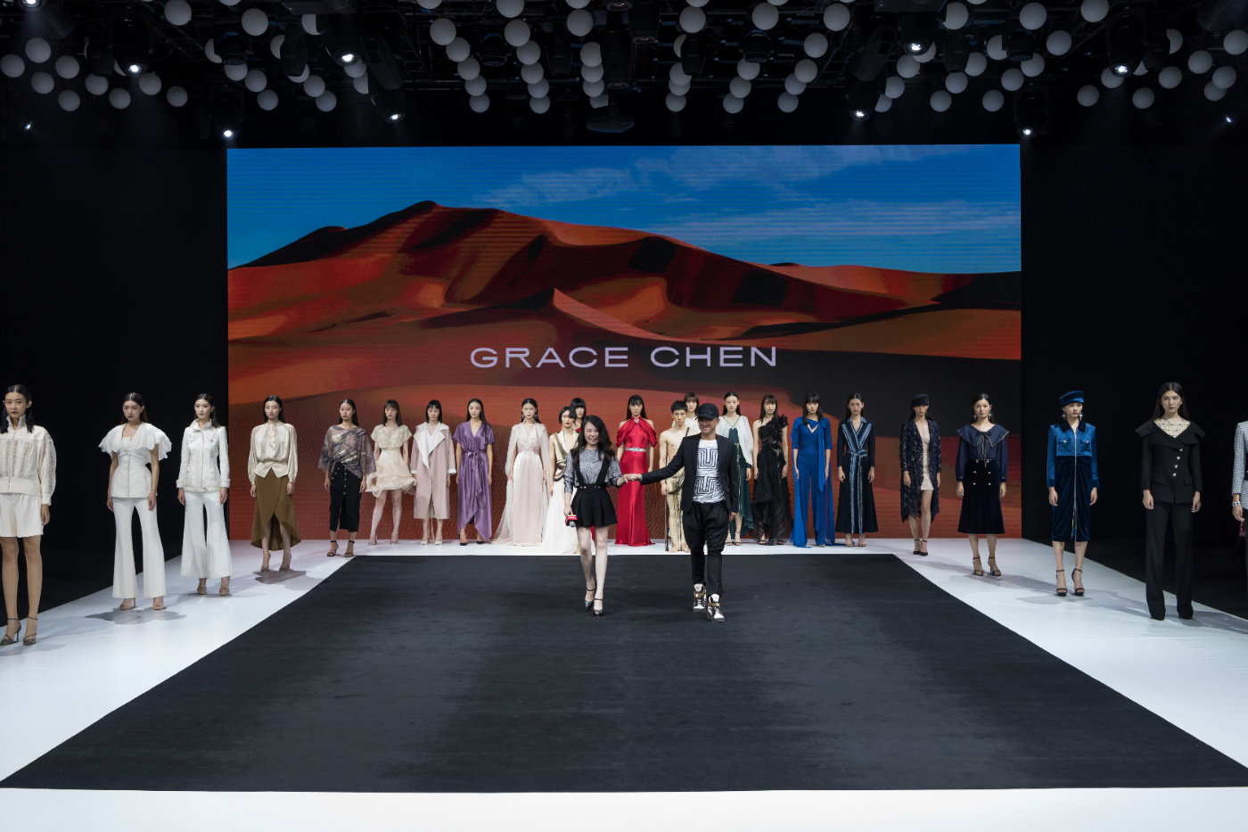 随诗走大漠起舞弄清影走进艺术融合设计师gracechen