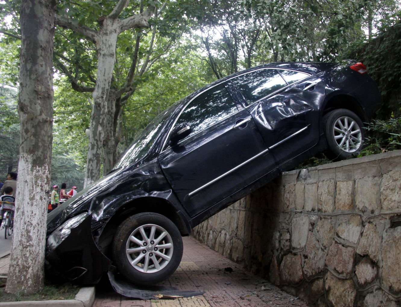 汽车刹车失灵前,会发出4种警告,千万不能掉以轻心