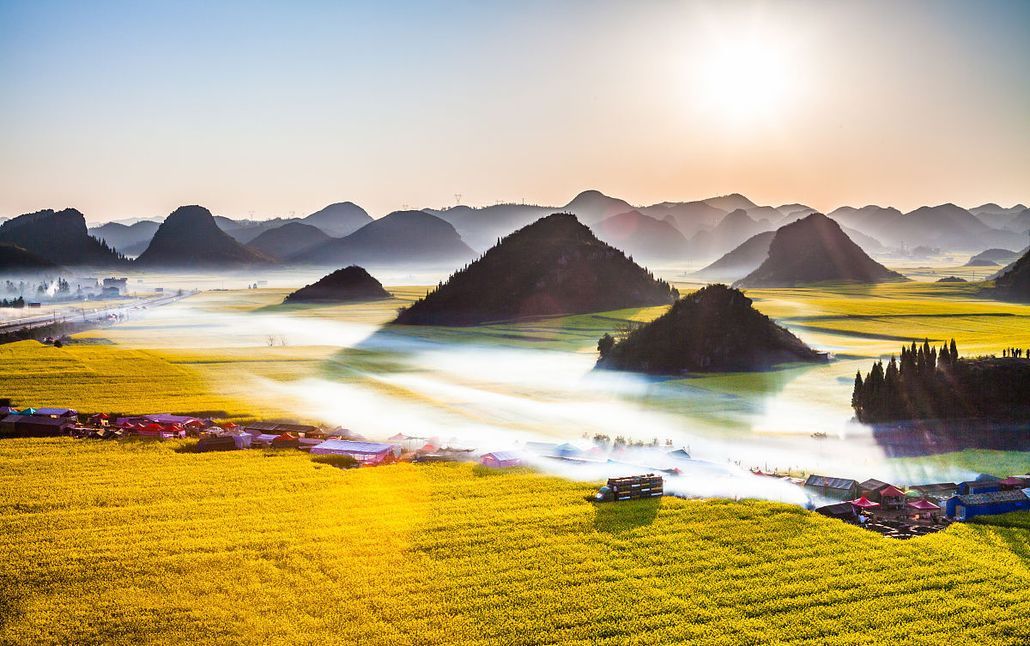 首选地之一当属云南,七彩云南不管什么时候都会有一处美景让你可去