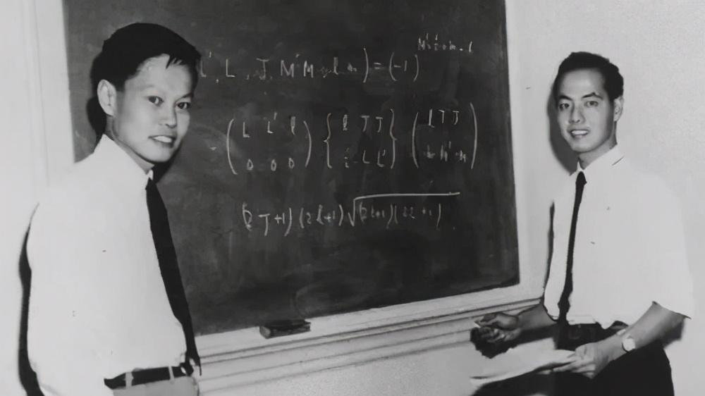 杨振宁是如何获得诺贝尔奖的?通俗易懂的语言,让你迅速搞懂|科学家|物理学家|物理学|宇称|粒子_新浪新闻