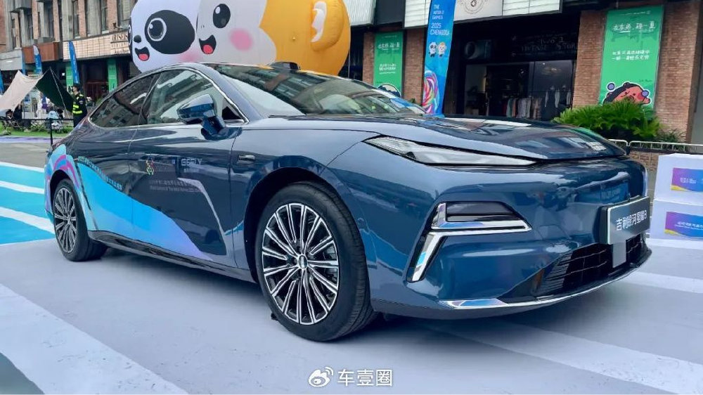 交付银河星耀8！这场“全民运动会”诠释吉利控股的创新与责任-新浪汽车