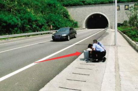 过高速隧道因为忽略了这个标志，直接被扣6分，不少人都中招了休闲区蓝鸢梦想 - Www.slyday.coM