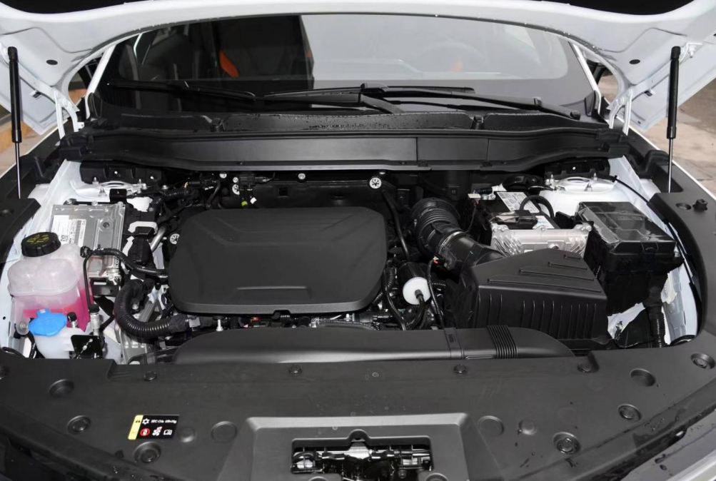 国产紧凑型SUV对决，哈弗神兽对比奇瑞瑞虎8 PLUS