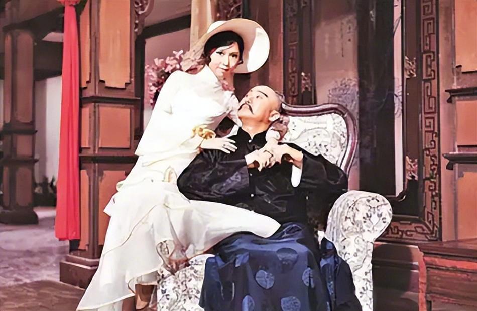 “女版007”狄娜：追求者为其险些自杀，她有着怎样的传奇人生？休闲区蓝鸢梦想 - Www.slyday.coM