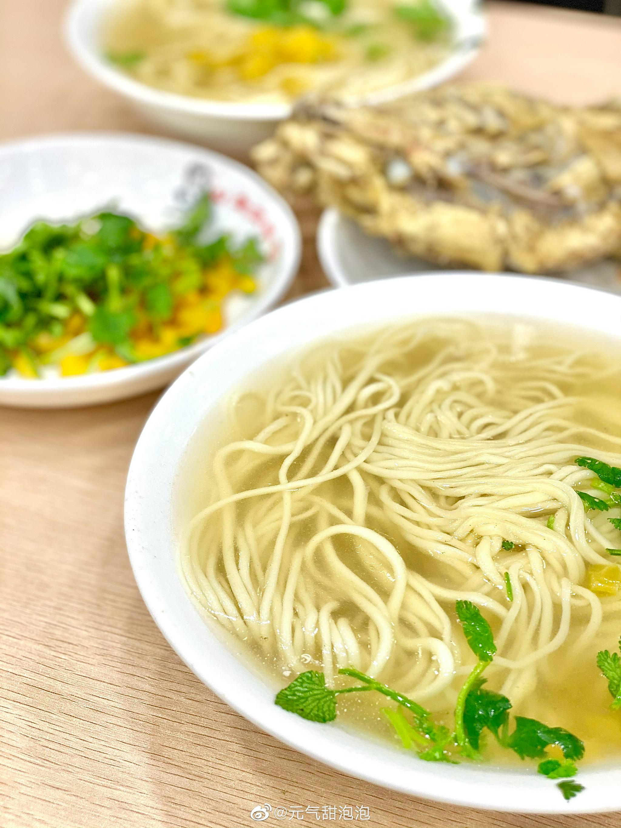 泡泡的美食分享丨老四季鸡汤面90……|鸡汤面|四季|美食_新浪新闻
