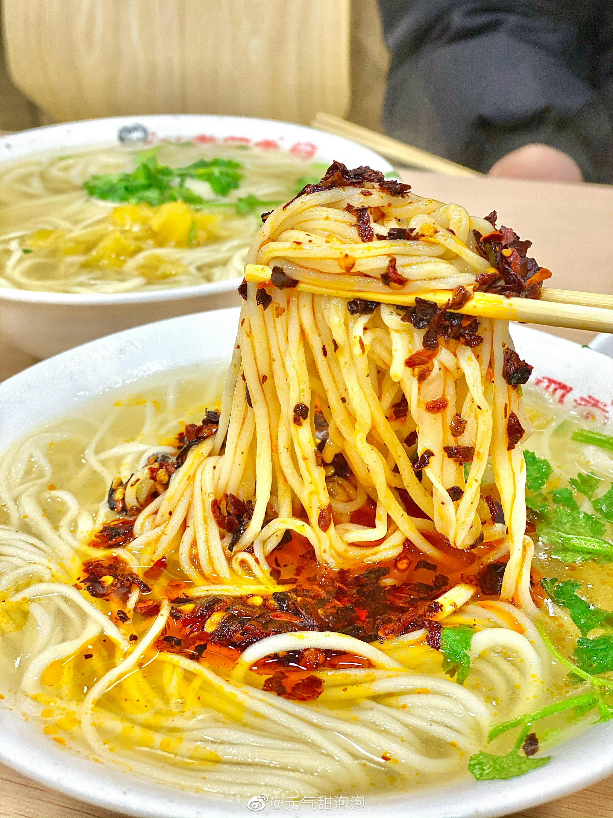 泡泡的美食分享丨老四季鸡汤面90……|鸡汤面|四季|美食_新浪新闻