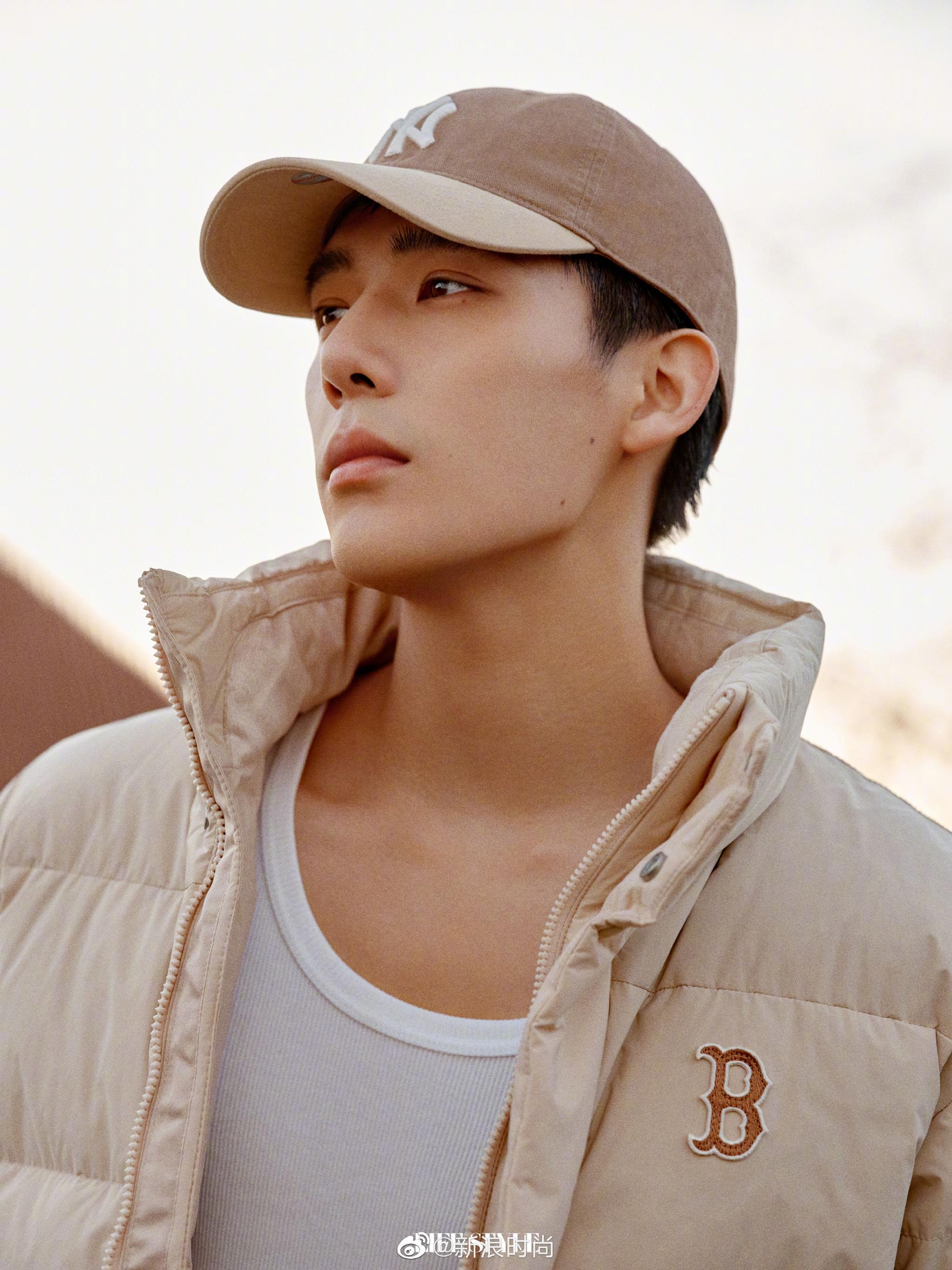 王安宇秋日少年感封面大片