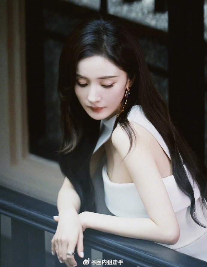 之前杨幂退股嘉行传媒老板公司……|杨幂|演员|嘉行传媒_新浪新闻