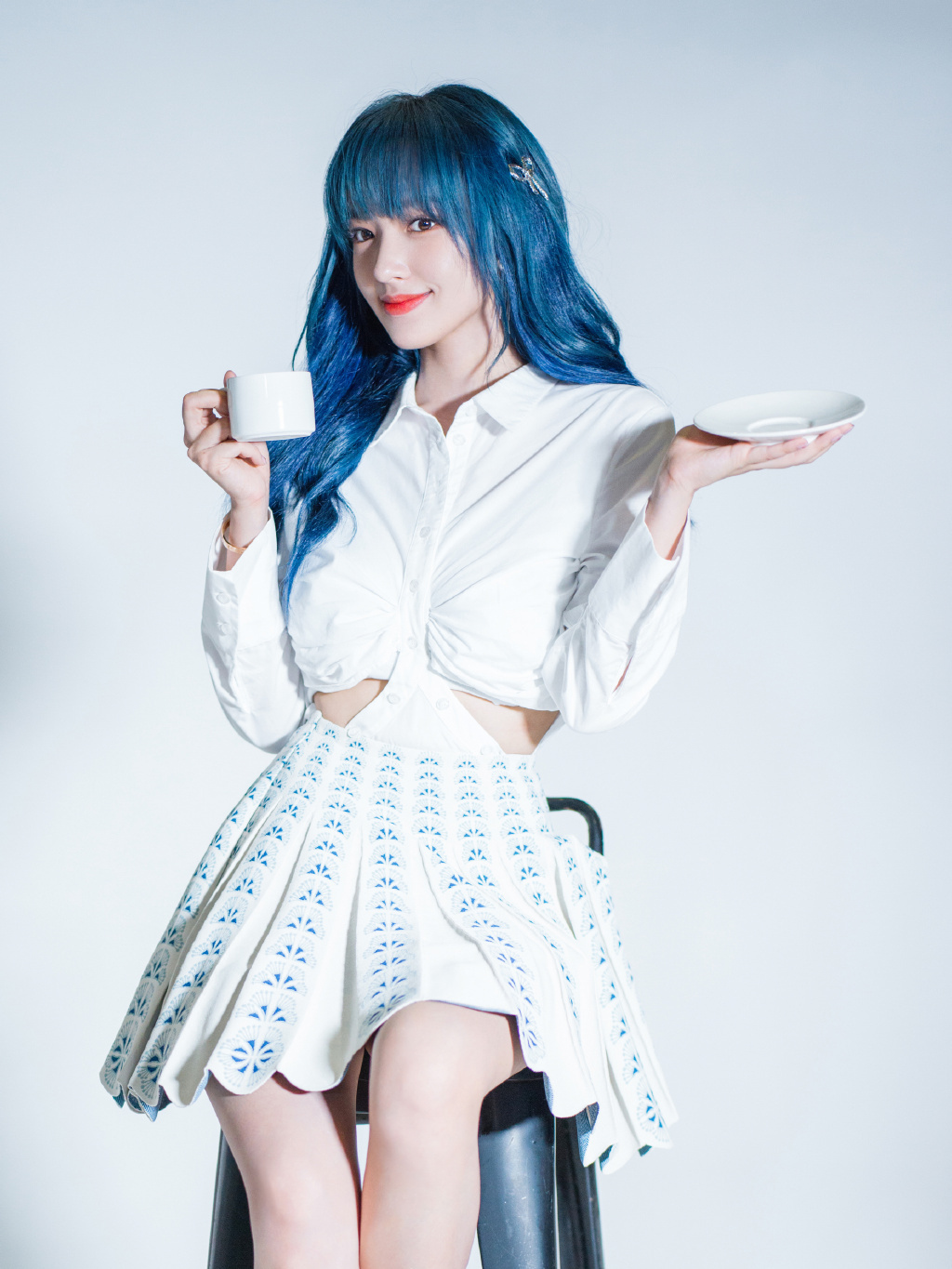 程潇79蓝发性感甜美写真图__财经头条