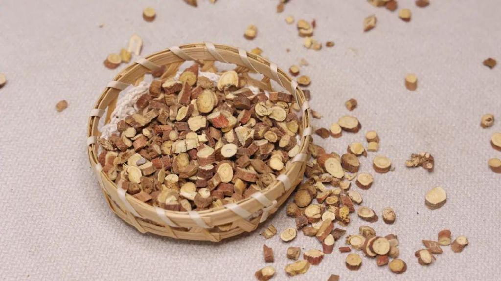 世界艾乡资讯-咽喉痛如刀刺,一味奇妙的中药,抗病毒,抗过敏,古今名医