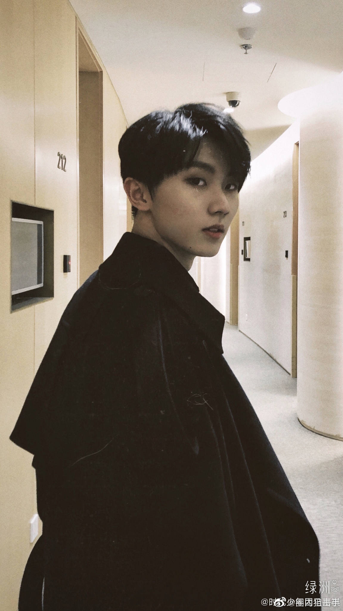 哇哦恭喜马嘉祺微博粉丝破1400万弟弟好棒未来可期