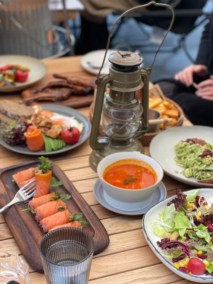 元旦假期最后一天，推荐几家可以吃brunch的杭州西餐厅休闲区蓝鸢梦想 - Www.slyday.coM