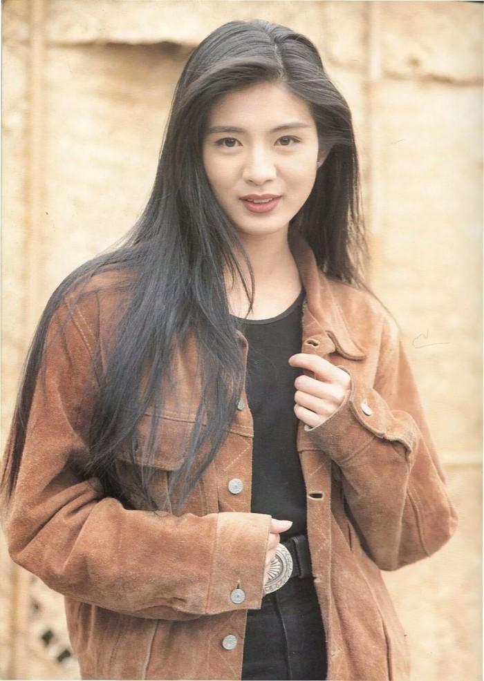 清纯玉女周慧敏出身贫民窟却最终嫁入豪门她是如何做到的