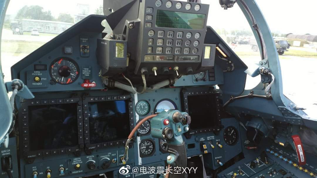 苏-30sm飞行员和后座武控官的座舱航电布置_高清图集_新浪网