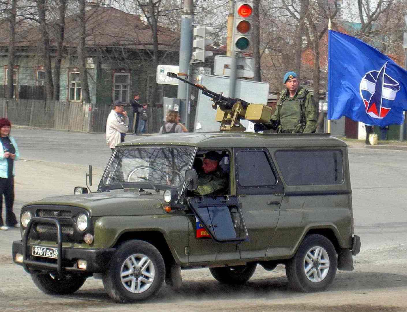 宋楠:红色暴力美学典范之苏俄军用uaz-469重度改装版