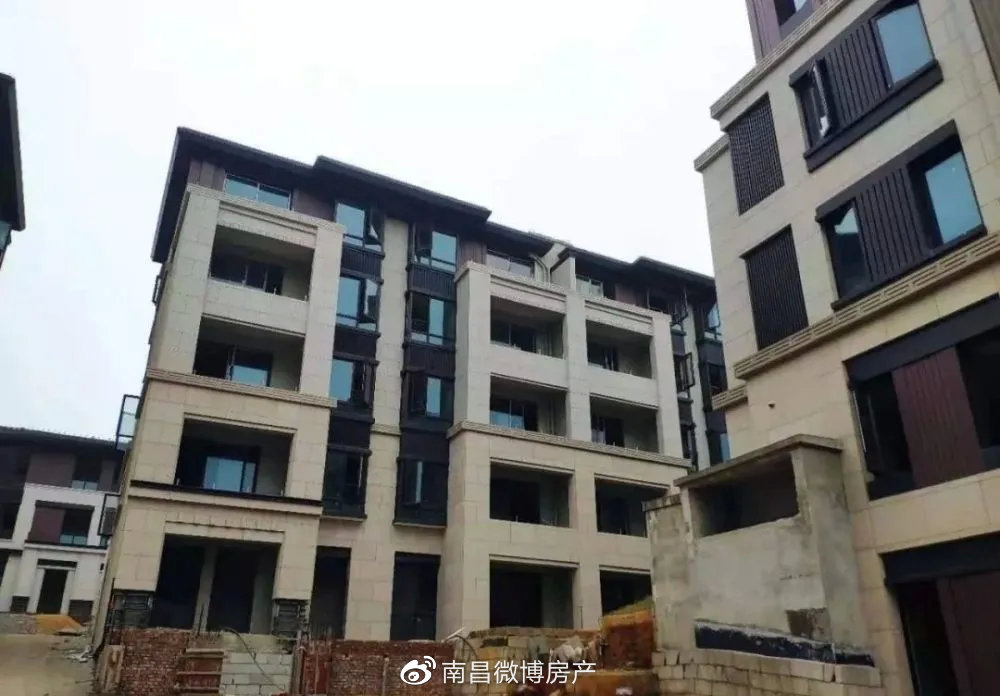 泰禾南昌院子"三冠王"坠落