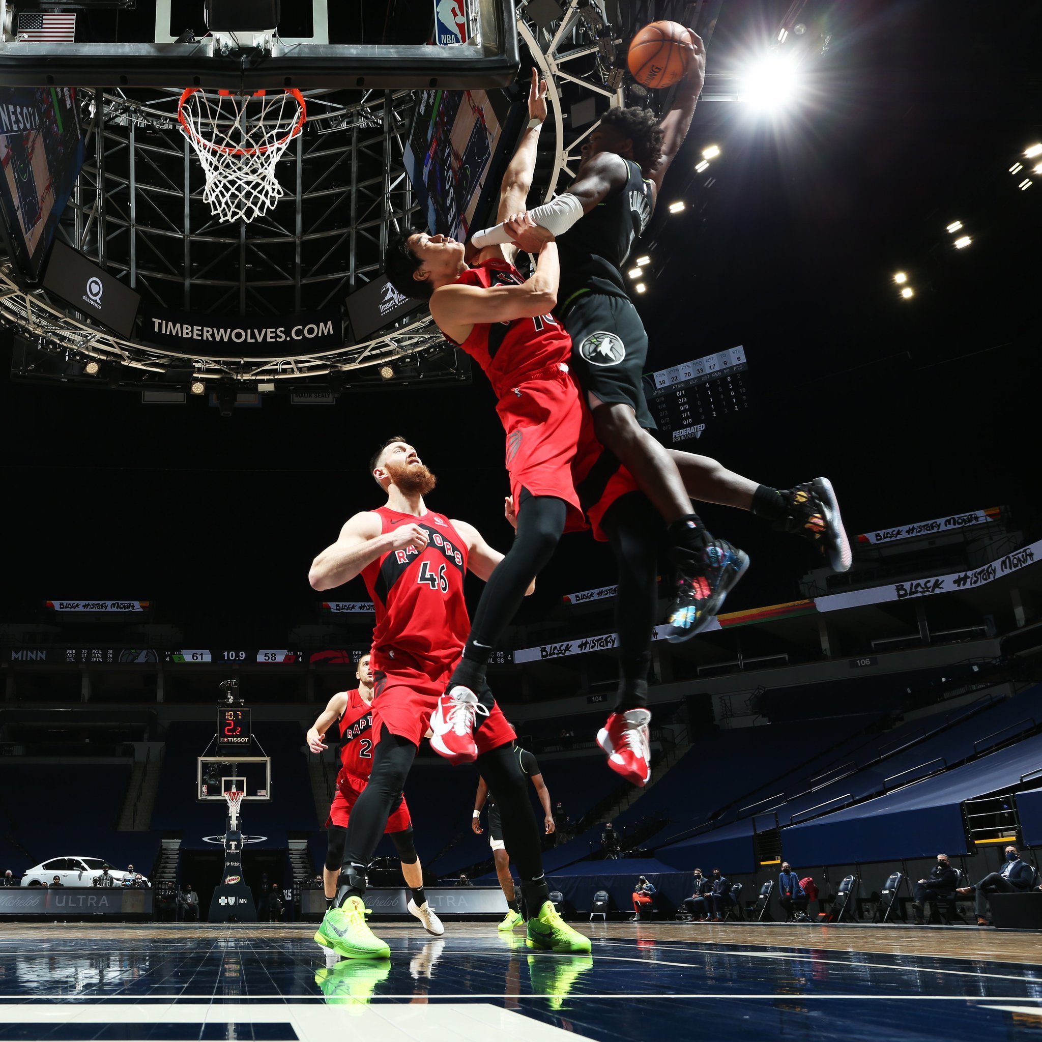 杜蜜重点关注对象爱德华兹平框隔扣!_高清图集_新浪网