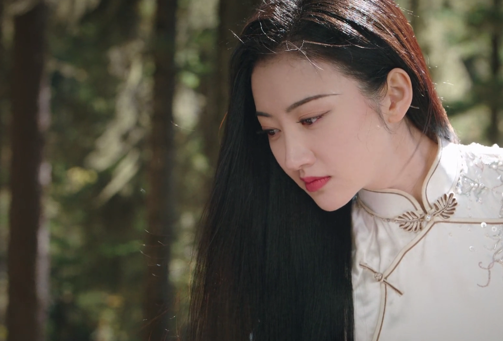 司藤空降开播在洗发水广告般的镜头下被景甜魅到了