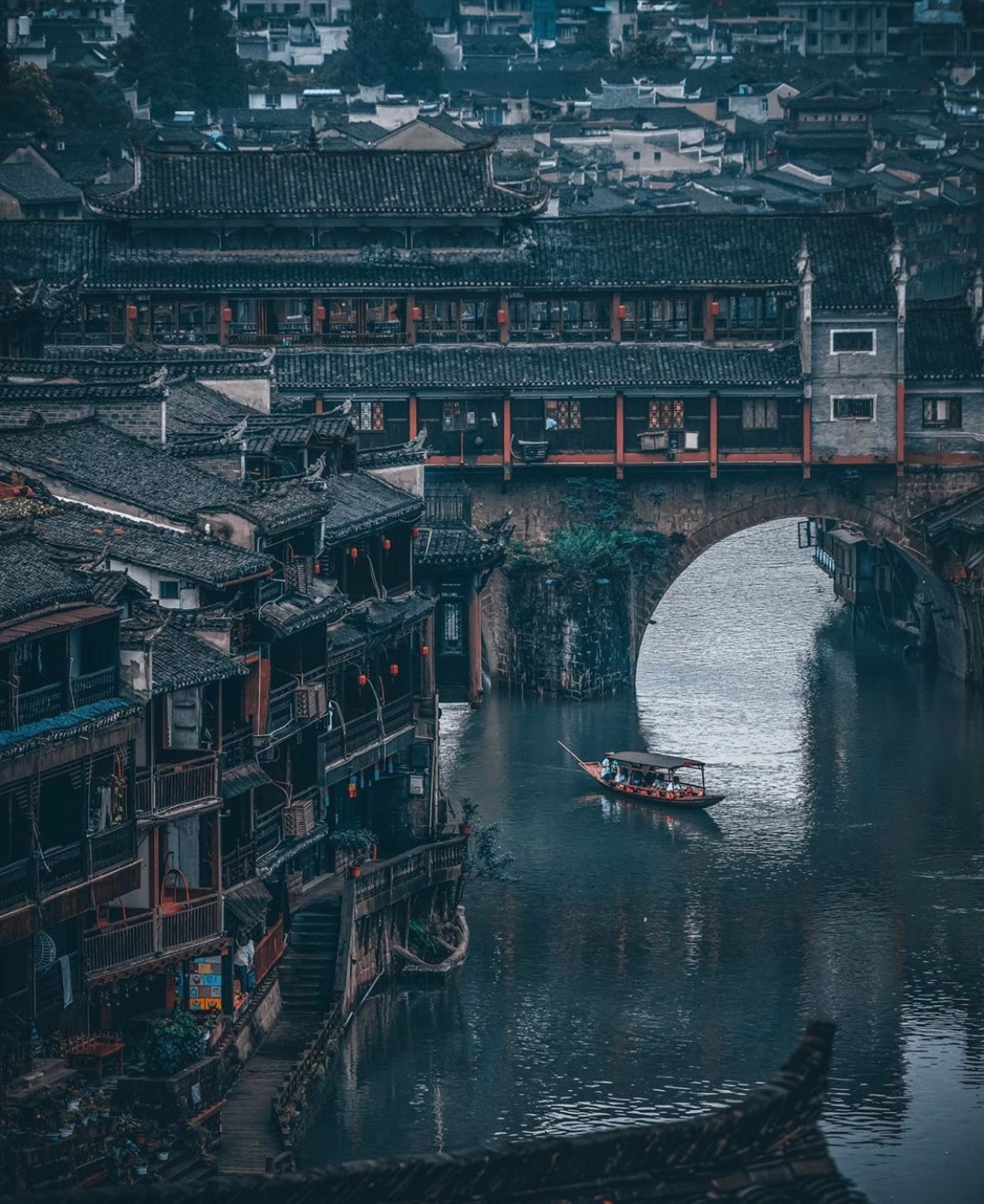 湖南凤凰古城__财经头条