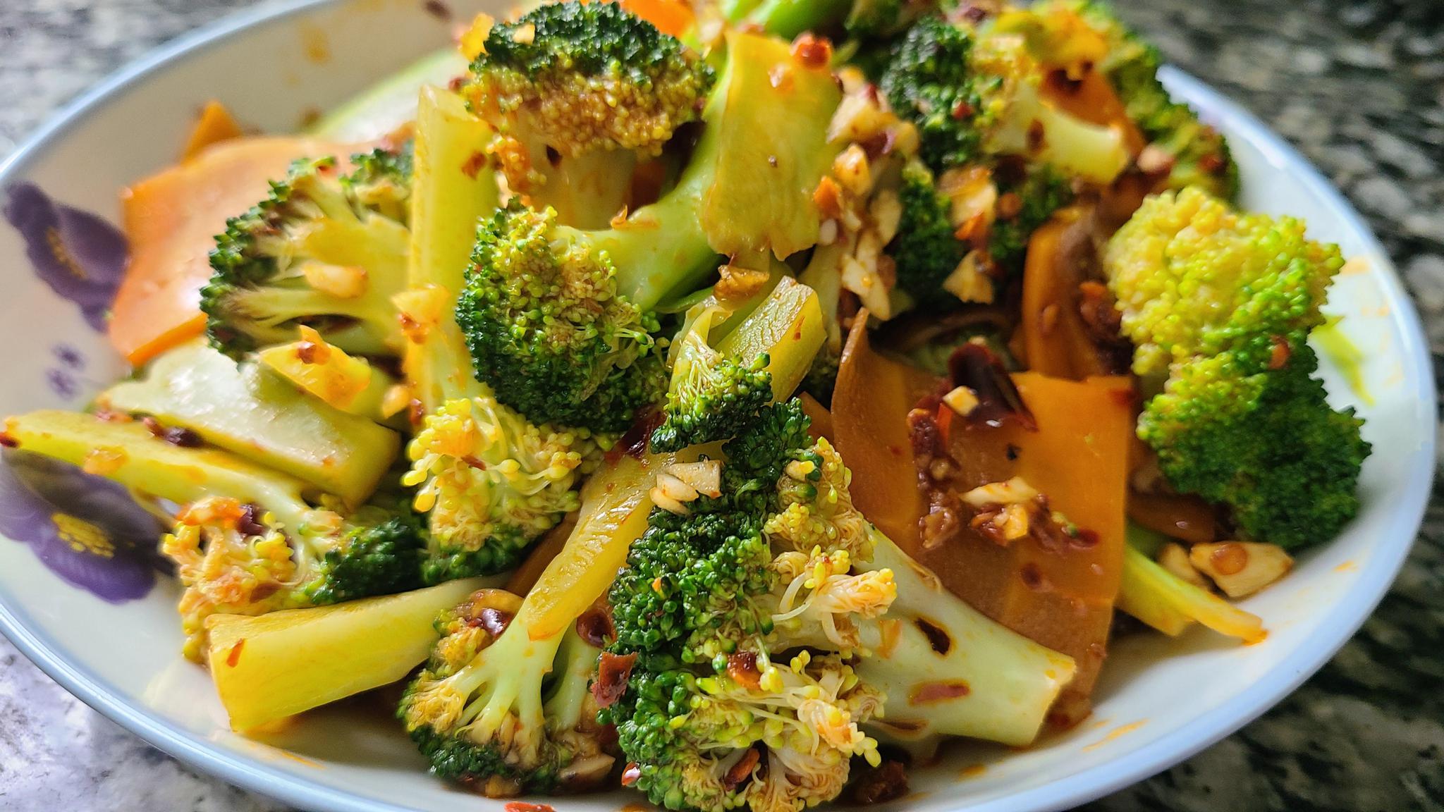 花菜最简单的做法,学会这家常做法,开胃下饭,天热要多吃