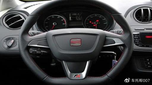 为何汽车方向盘全是圆形的？原来其中学问这么大，看完长知识不少-方向盘为什么是圆形