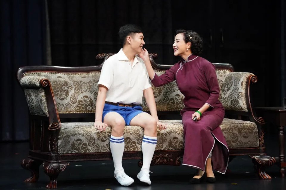 濮导履新:《雷雨》拍案惊奇|周朴园|雷雨|鲁大海_新浪新闻