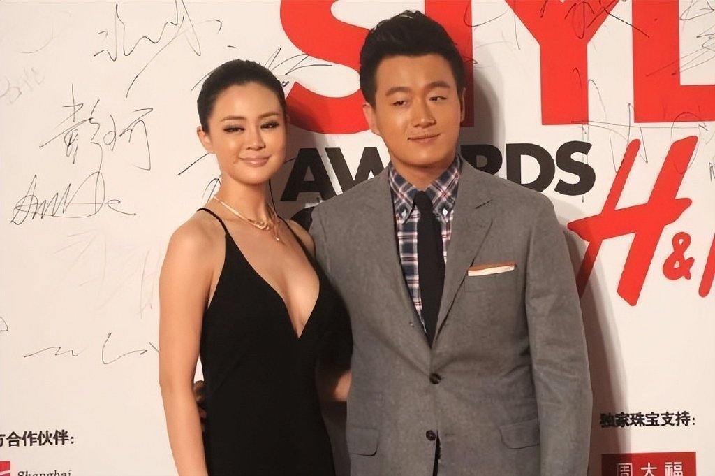 佟大为这媳妇真应该私藏起来,穿着简单的吊带,却比别人美太多了休闲区蓝鸢梦想 - Www.slyday.coM 佟大为这媳妇真应该私藏起来,穿着简单的吊带,却比别人美太多了休闲区蓝鸢梦想 - Www.slyday.coM