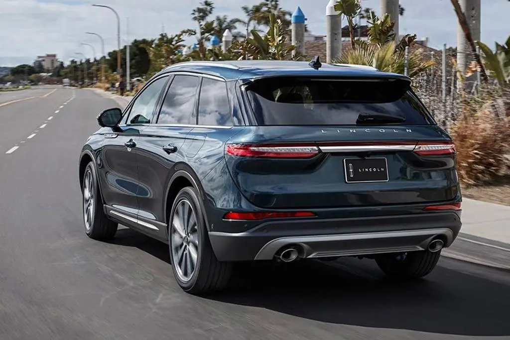 手握30万既要面子又要里子，冒险家与XC40谁更配？