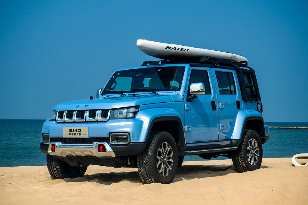 升级海风蓝悦野车联越野也适合城市试驾2023款bj40城市猎人版