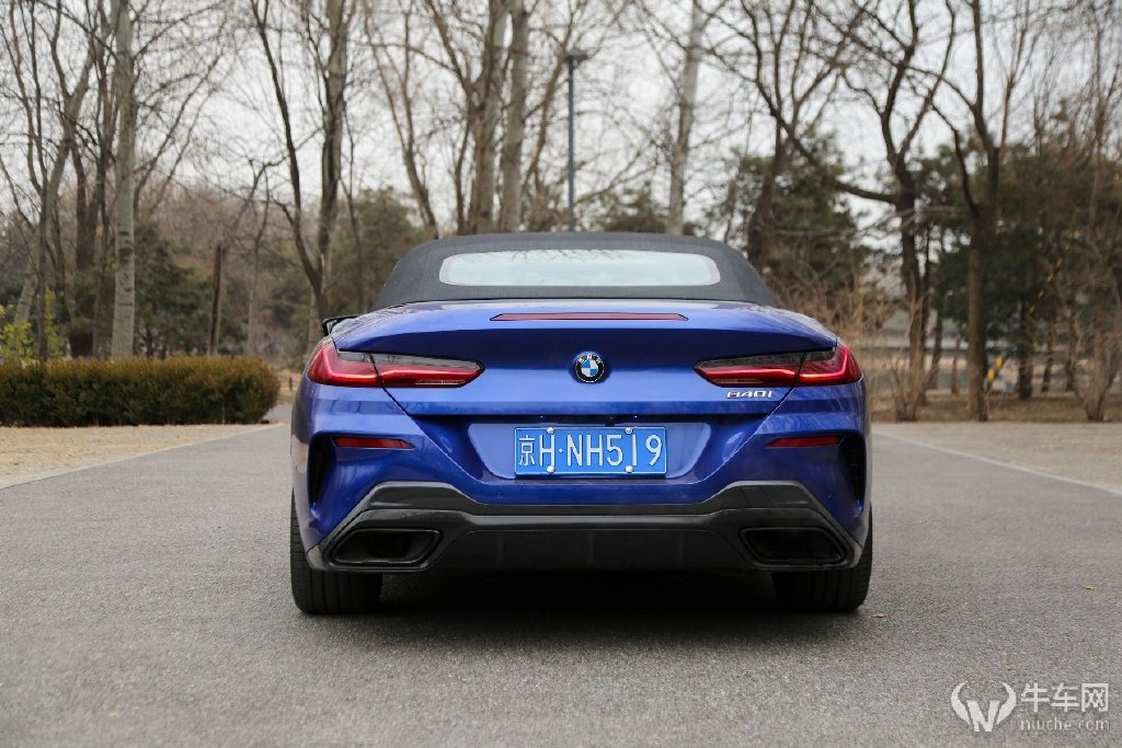 运动与优雅并存的旗舰轿跑试驾宝马840i双门敞篷版