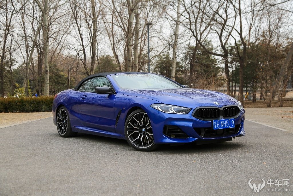 运动与优雅并存的旗舰轿跑试驾宝马840i双门敞篷版