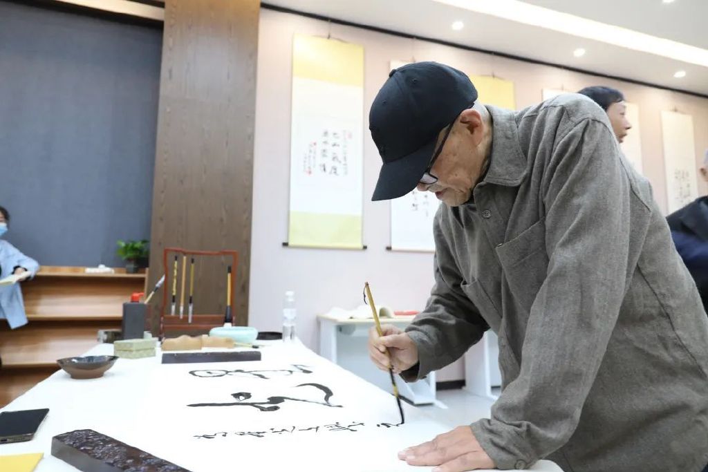 作家田雁宁在成都辞世 享年73岁，曾担任《冰山上的来客》编剧